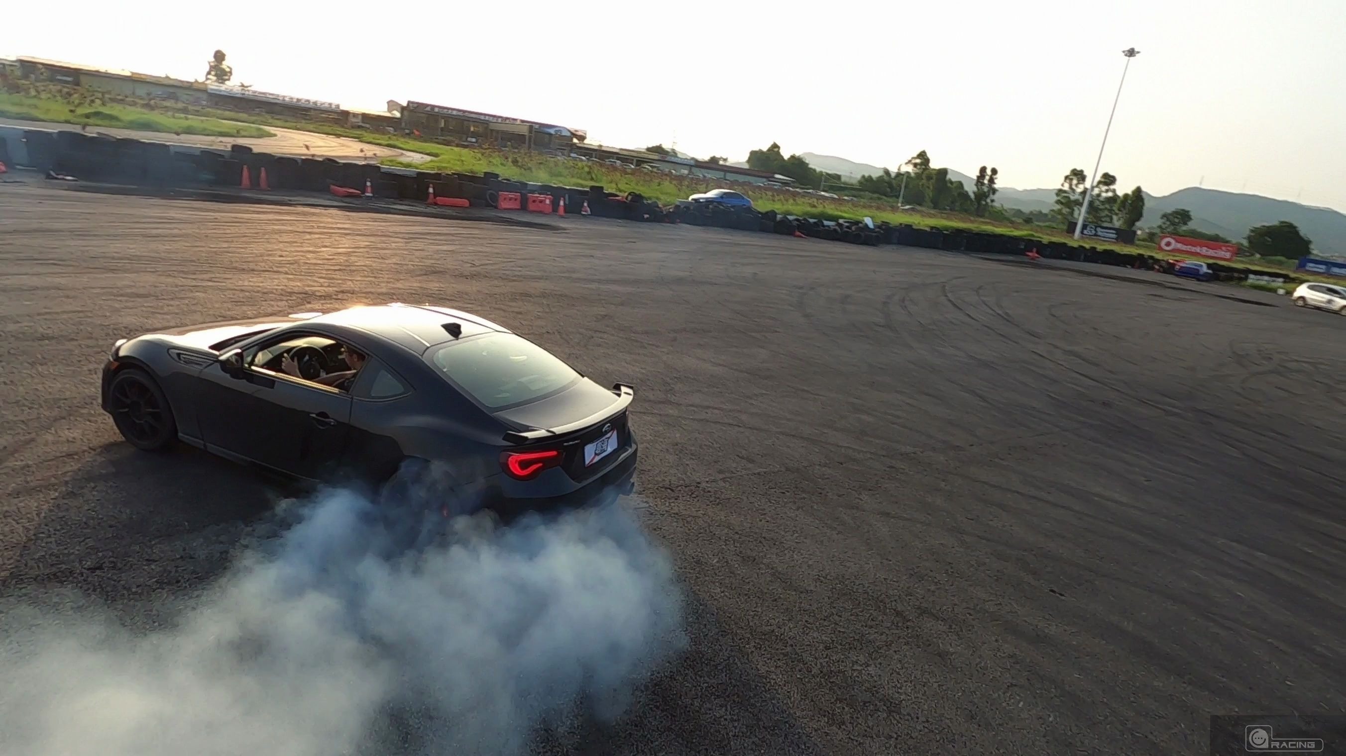 赛道日与穿越机更配!