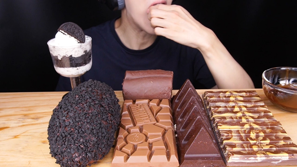 巧克力吃播,这么吃早晚糖尿病|咀嚼音