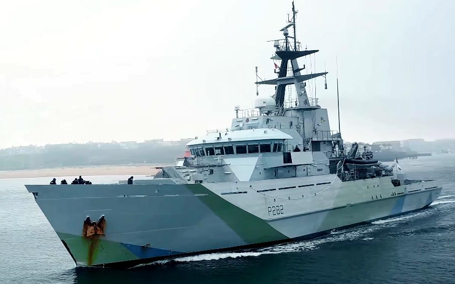 【英国皇家海军】河流级巡逻舰"塞文"号(p-282)驶离泰恩河(2022/4)