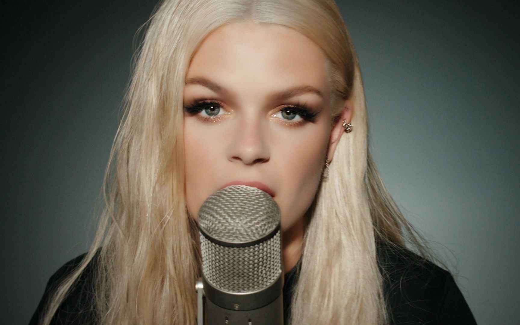 油管百万粉美女博主翻唱arianagrandepositionscoverbydavinamichelle