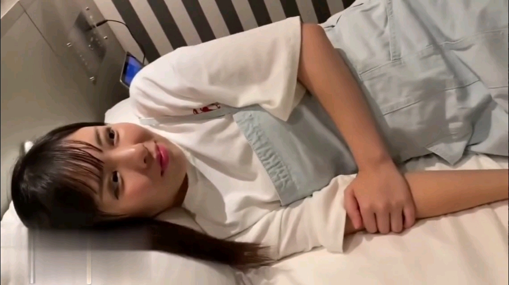 赖床的女友
