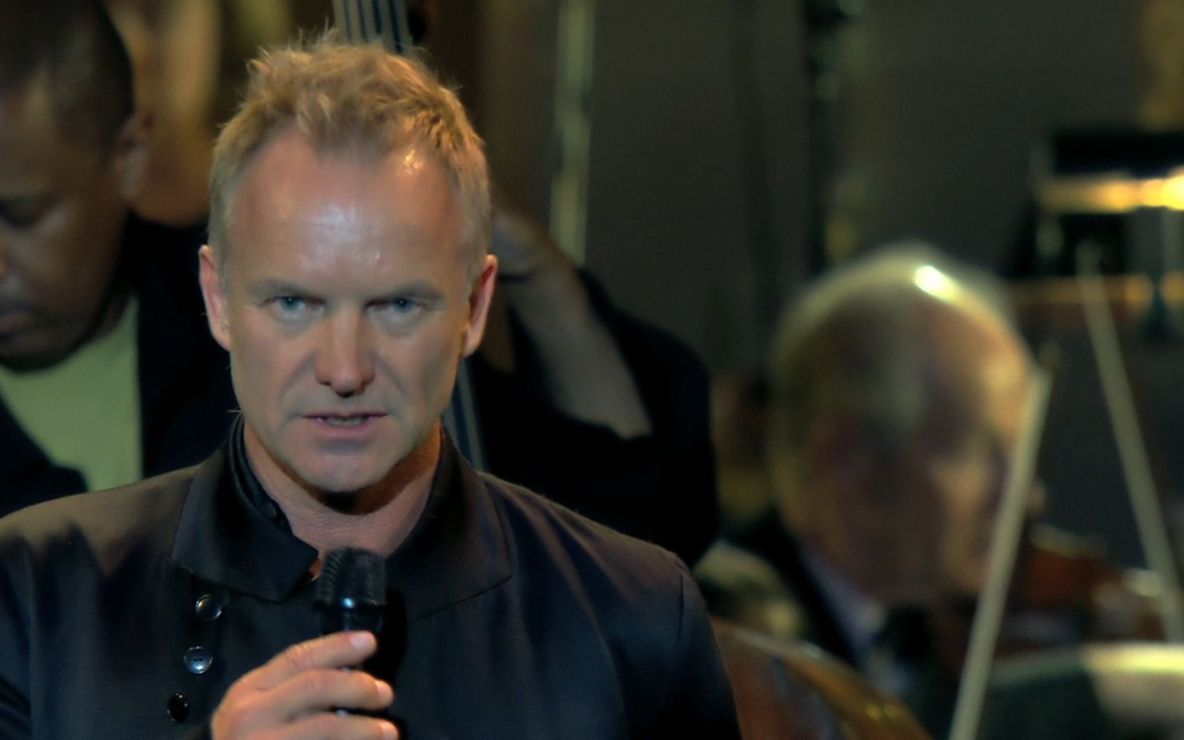 [图]【4K/耳机专享】《Shape Of My Heart》 - Sting , Josh Gorban & Chris Botti in Boston LIVE