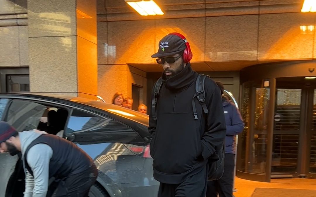 欧文这穿搭真帅