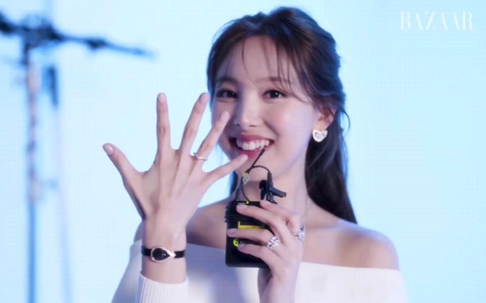 【林娜琏】芭莎杂志珠宝画报拍摄全记录 TWICE NAYEON x Harper's Bazaar Korea Making Film 220406哔哩哔哩bilibili