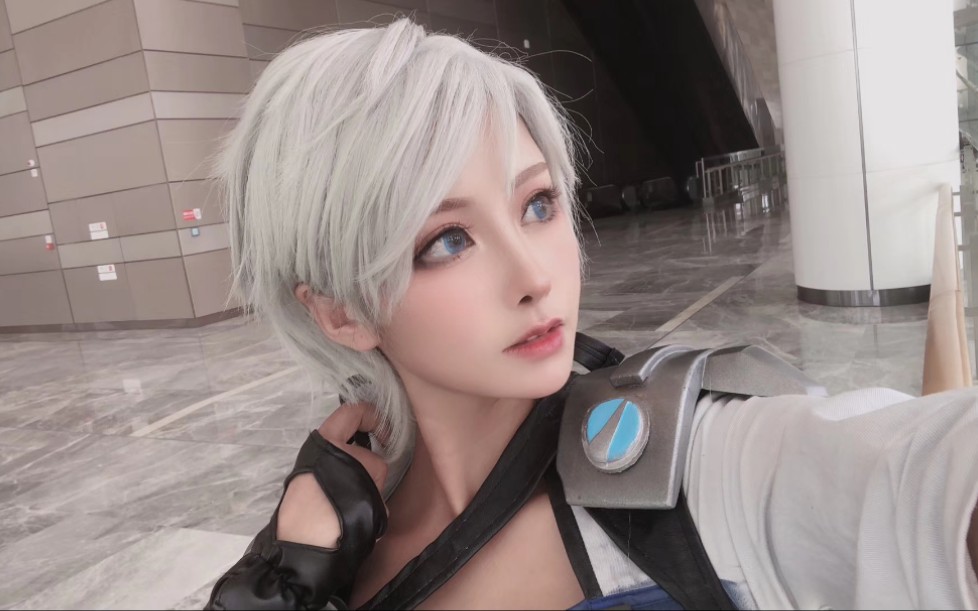 【中国游戏节cgf】全场最帅的灵笼冉冰小姐姐.