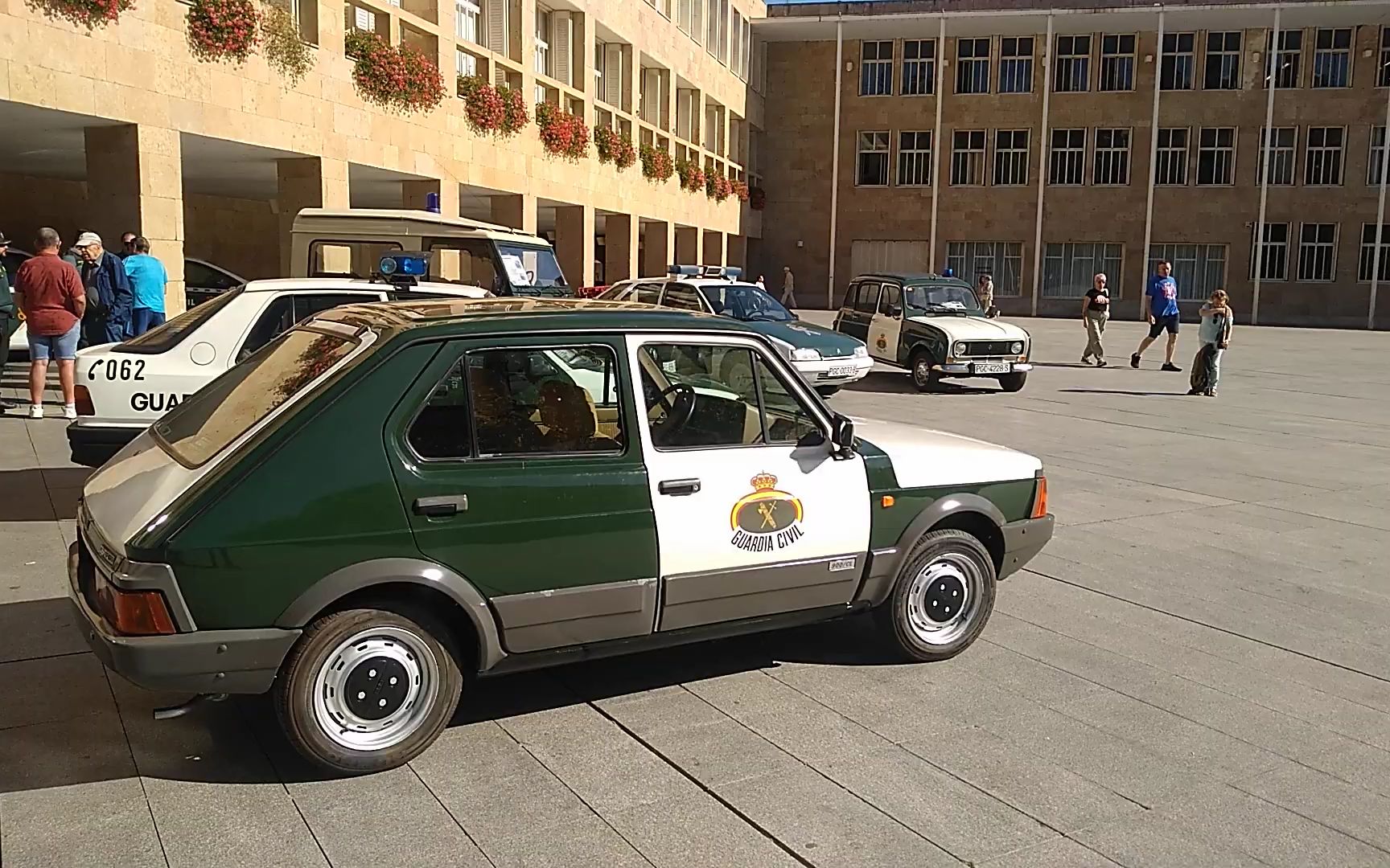 西班牙国民警卫队的传奇警车,第二部分.