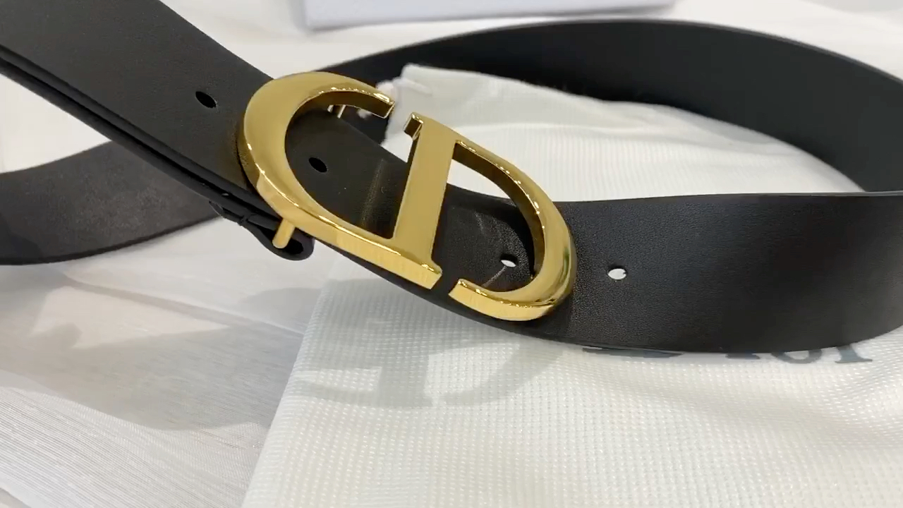 cd这条皮带真的太美了,时尚又百搭!