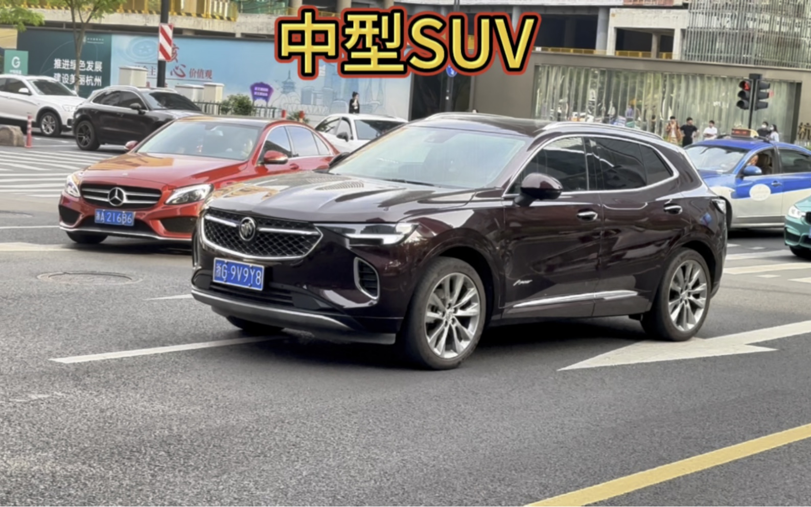 《中型SUV》中型SUV一般是指车身长度介于4600mm4800mm之间,轴距在2700mm2900mm的SUV车型.哔哩哔哩bilibili