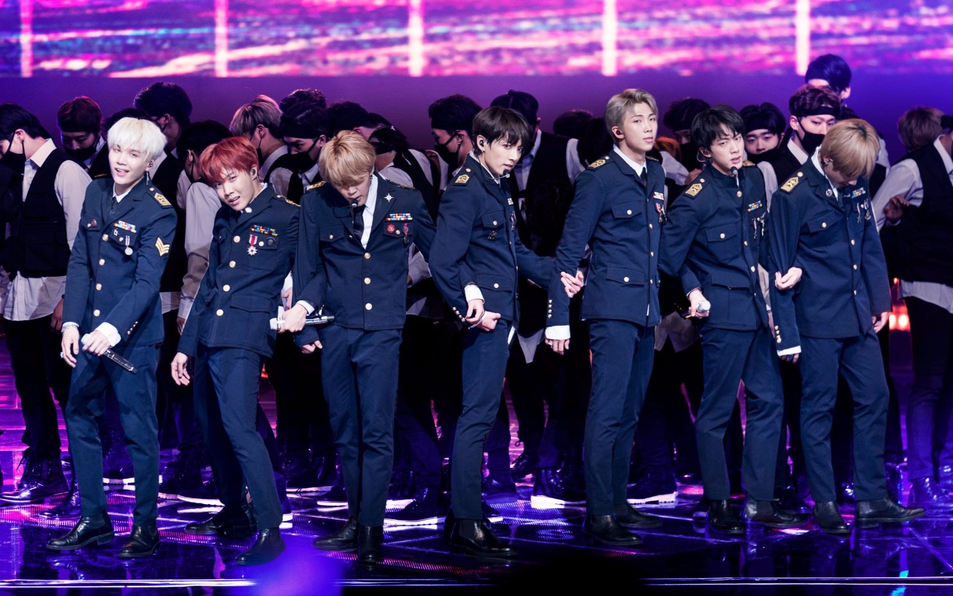 171225 fancam sbs 歌谣大战 - mic drop   dna    not today  2017