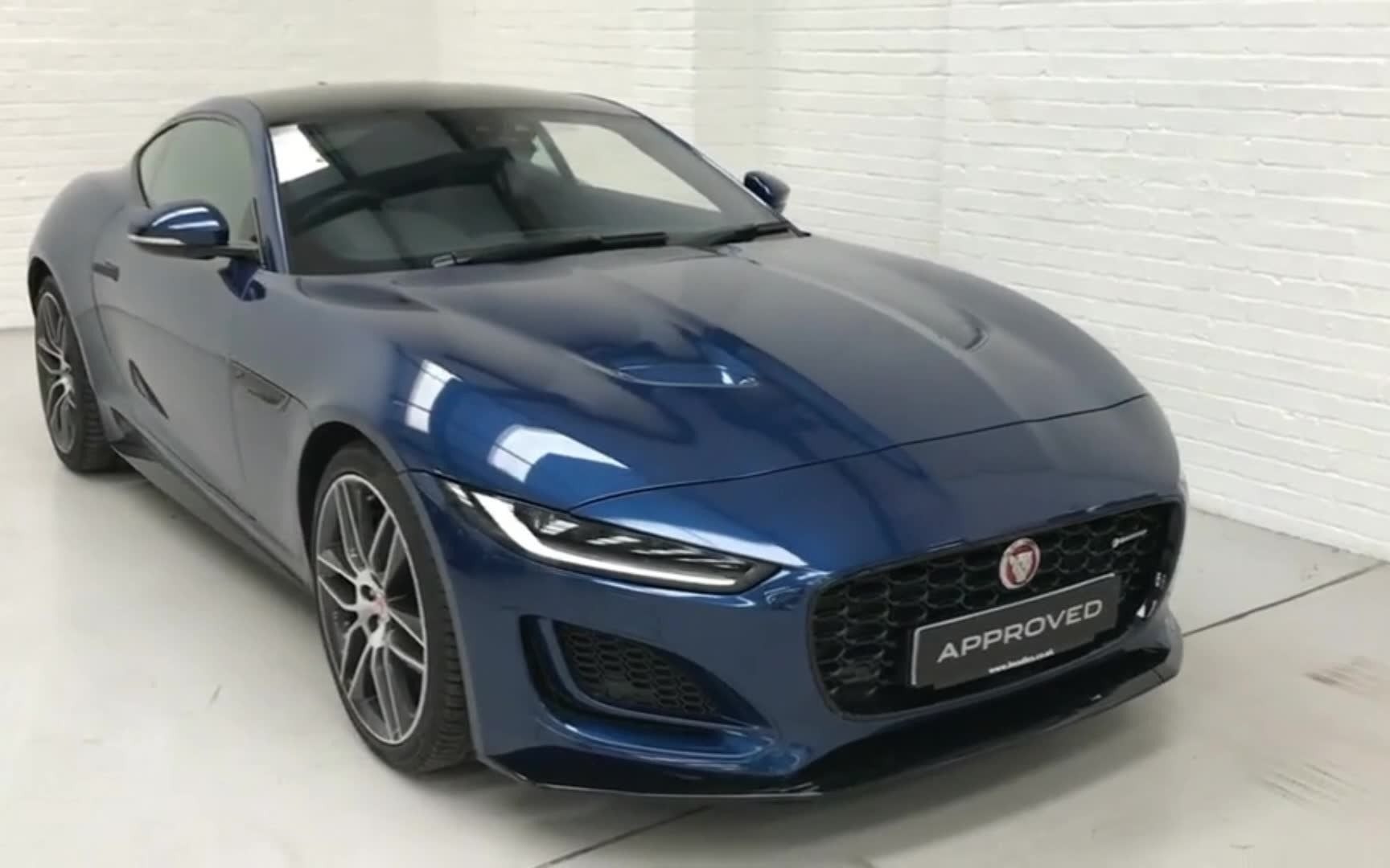 捷豹f-type 2021款p300后驱硬顶版 2.0t 300马力 l4 百公里加速5.