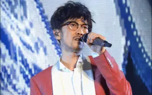 Descargar video: 【周传雄】11.11广州演唱会《青花》完整版