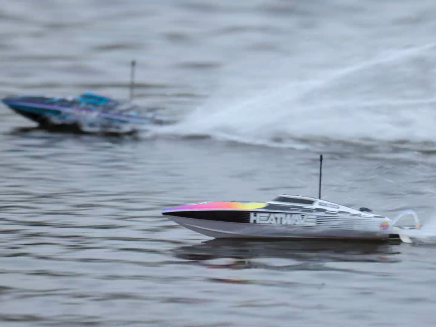 proboat船模 recoil 2 18寸 自回正深v无刷快艇