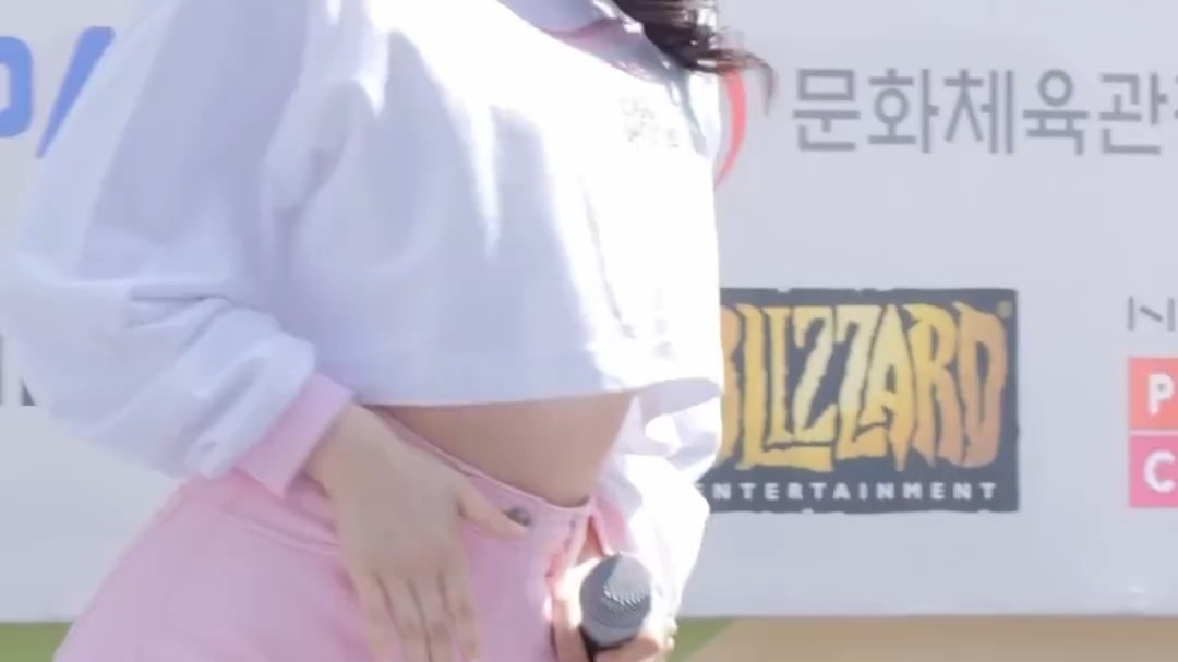 崔乂园Arin《一步两步》OH MY GIRL 2016年5月7日 单独镜头拍摄（家族e-Sports庆典）