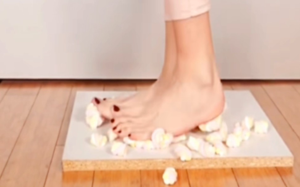 过期食物踩踏解压