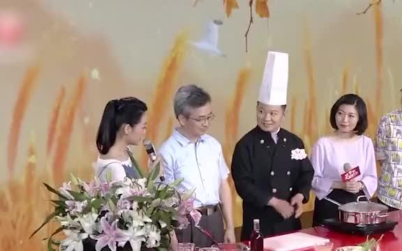 专家推荐的秋季润肺汤，黄山炖鸽，有养阴润肺的功效