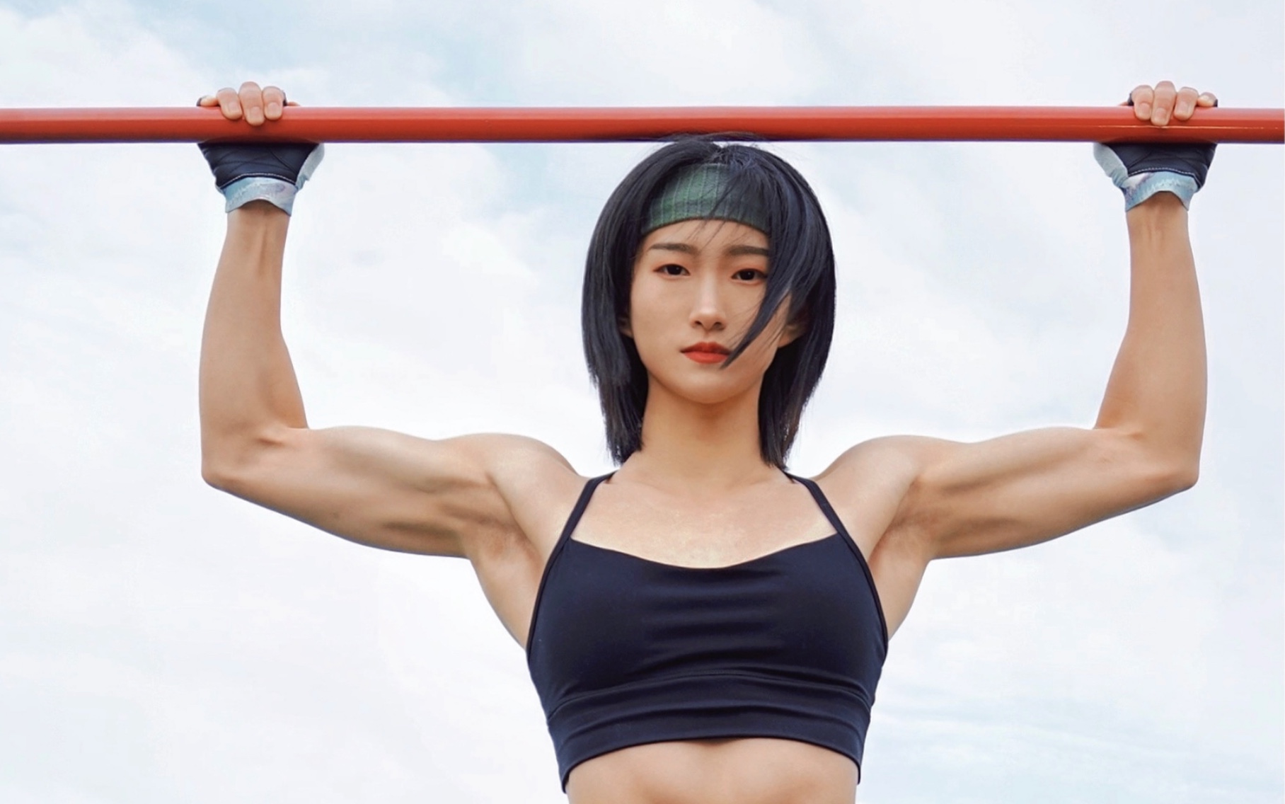 活动作品38个引体向上这是女生吗