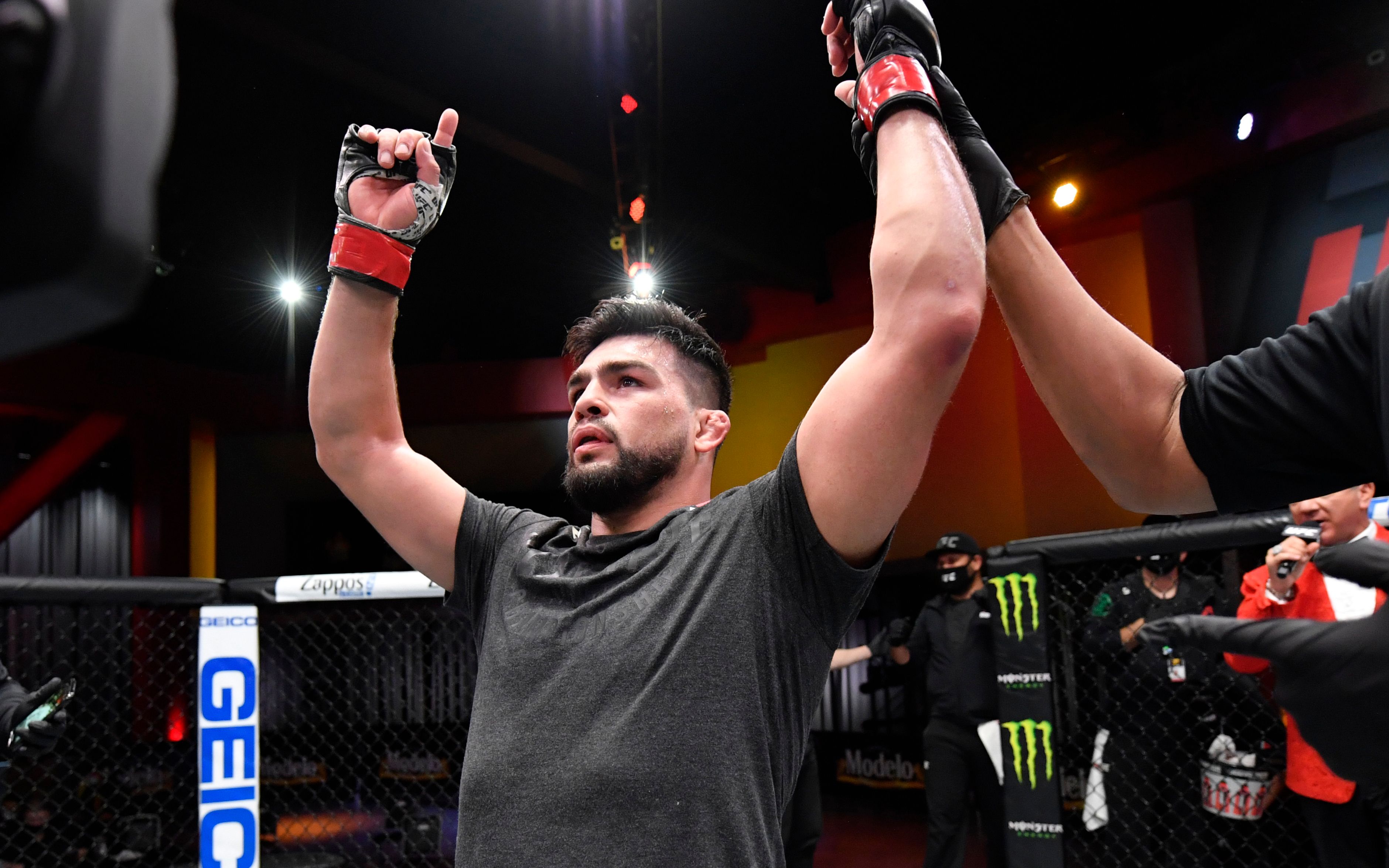 ufc258赛后采访主赛盖斯特鲁姆为胜利而欣喜不已