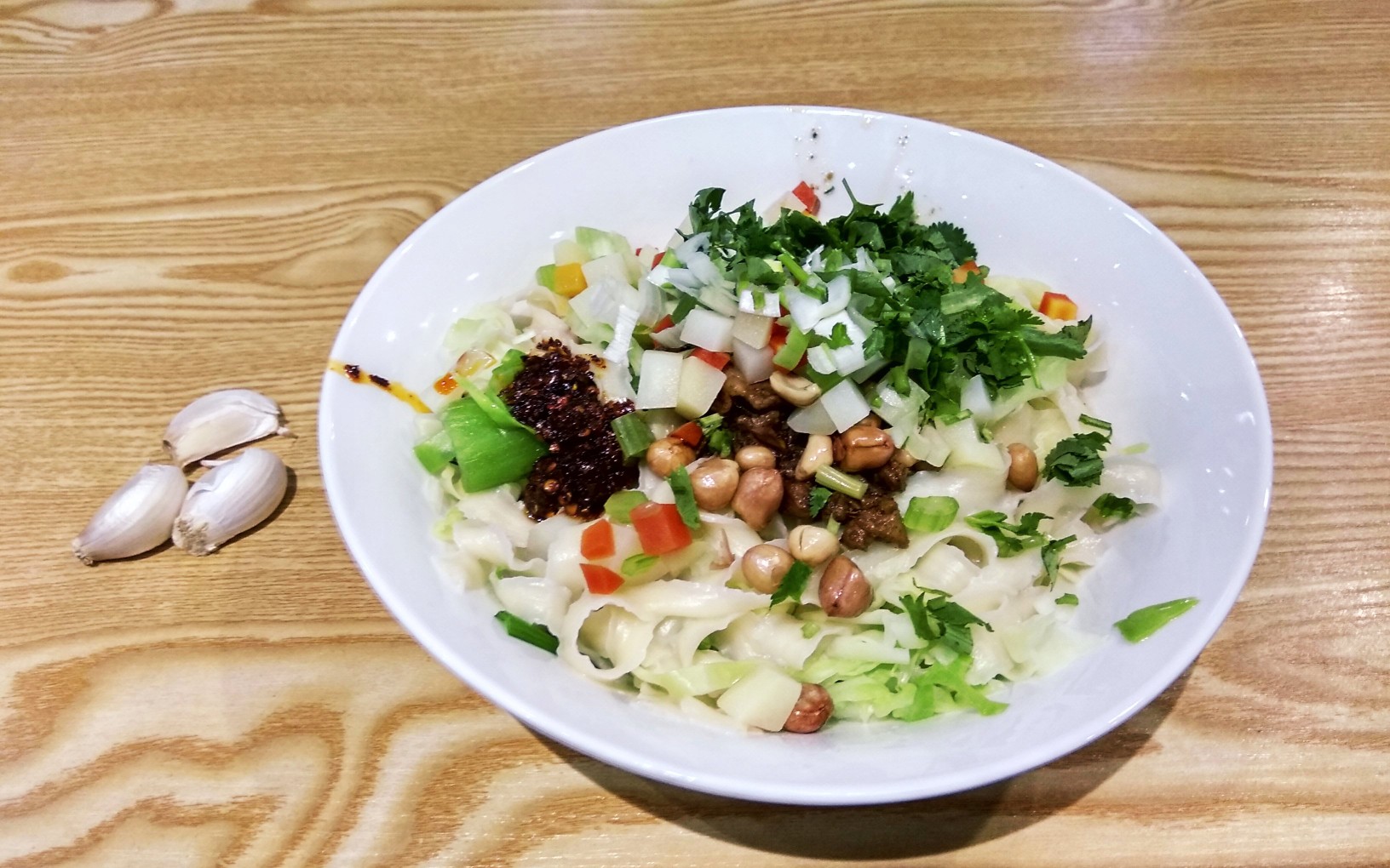 学校食堂八块钱刀削面(瘦肉干拌)_哔哩哔哩 (゜-゜)つロ 干杯