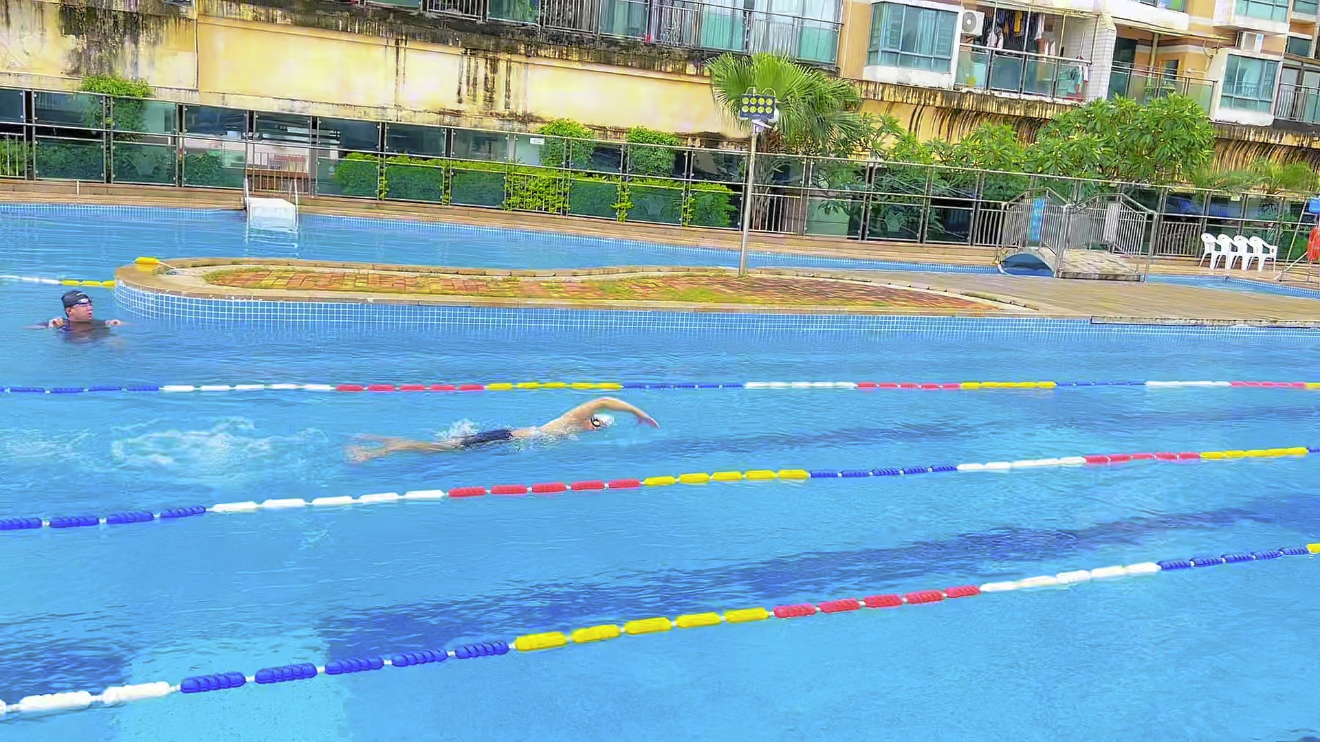 关于游泳～原则是:只介绍,不强求.