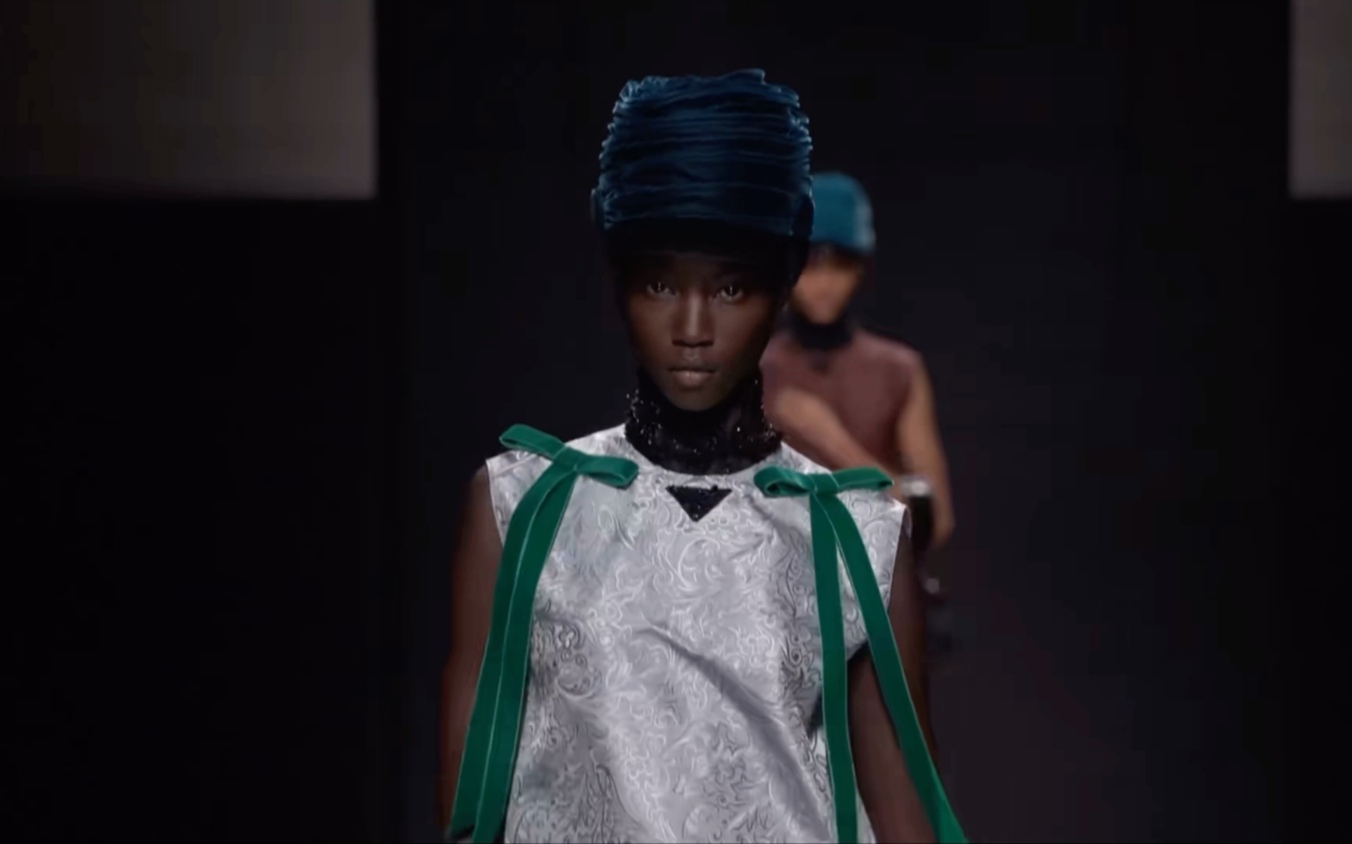 prada 2024秋冬女装秀