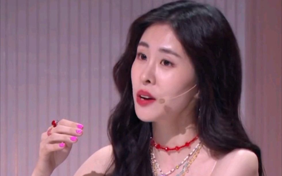 张碧晨唱小狗乖乖,美女好可爱|视频来源:天赐的声音