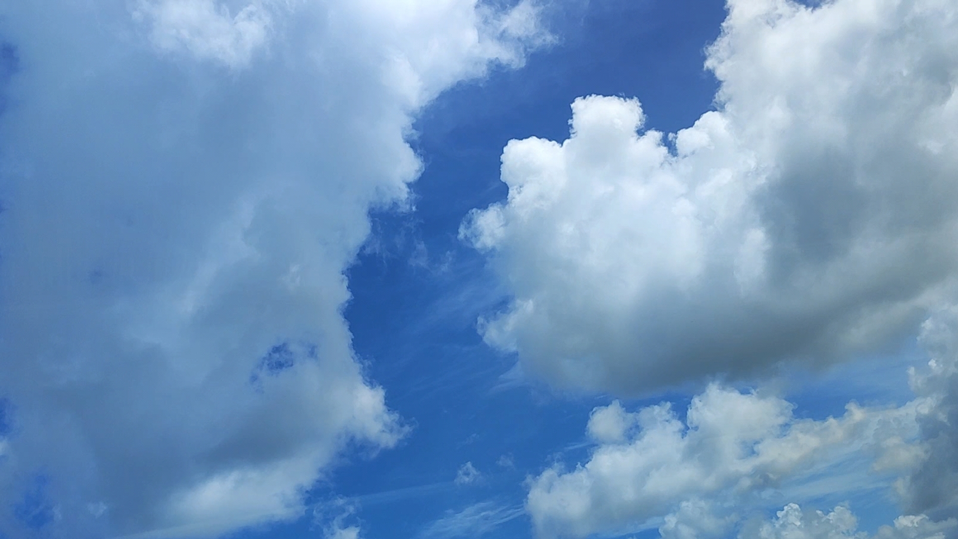 看云7815|90天空仍灿烂