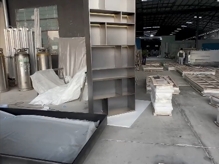 坚固耐用,美观大方,这就是我们的不锈钢柜!