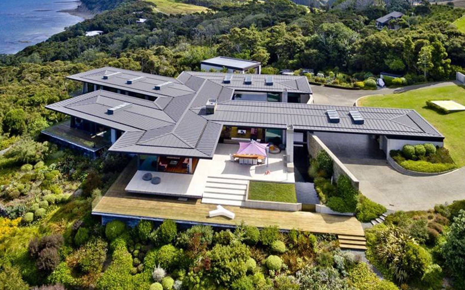 豪宅欣赏-在新西兰奥克兰的一座有着宽阔海景的现代别墅