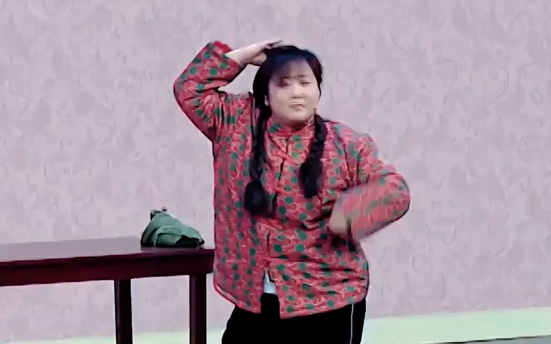 《问花》贾玲唱歌认真跳舞还是在搞笑跳