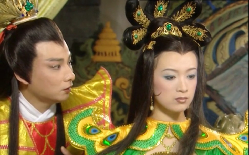 大鹏抓走孔雀公主与唐僧,猴哥三兄弟对战青狮白象大鹏#西游记