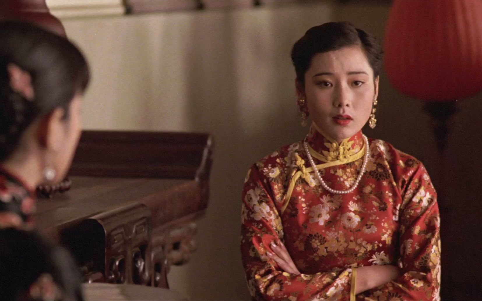 原来这四房太太里二太太卓云才是最毒的那个四太太巩俐能斗得过这个老