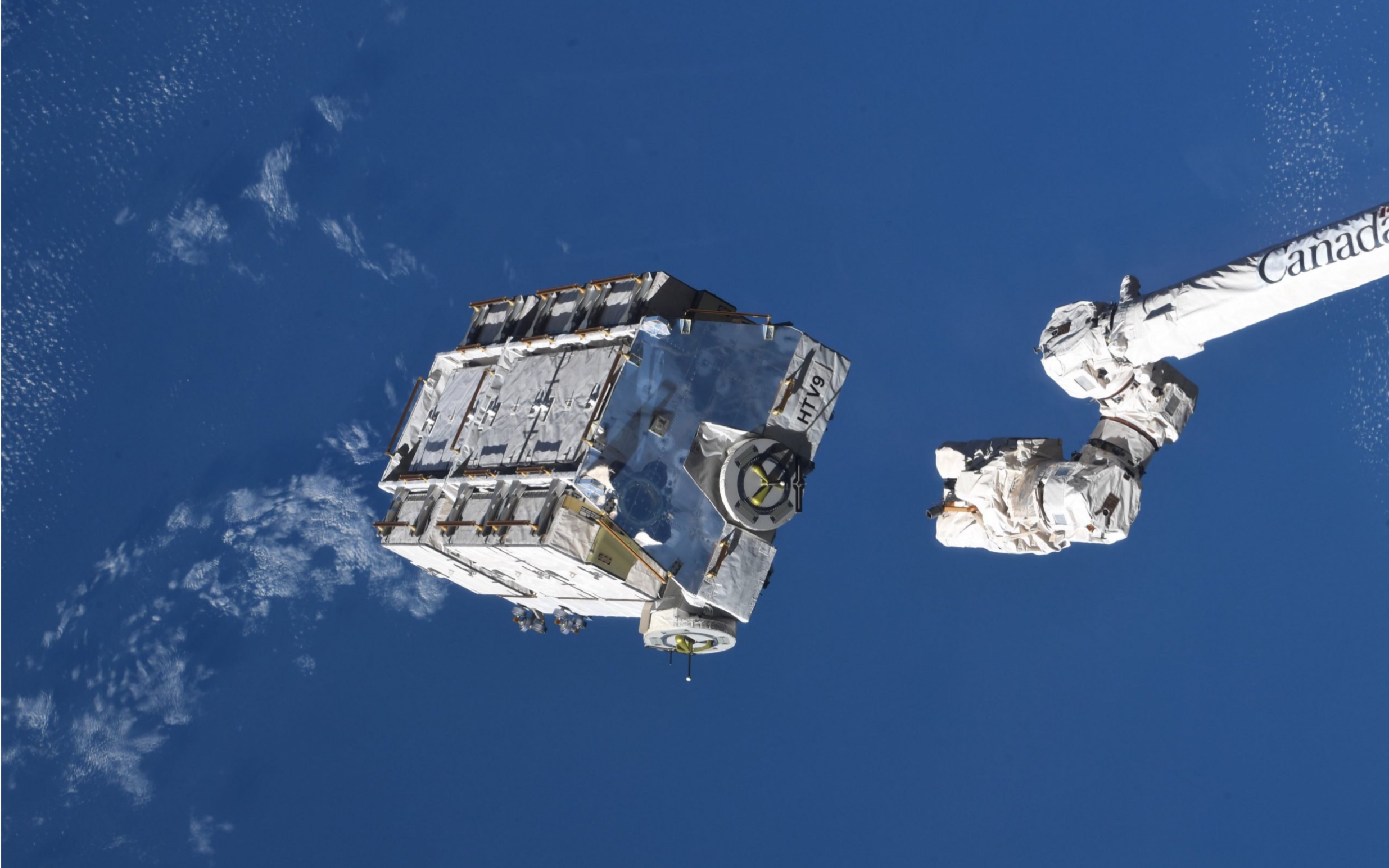 国际空间站高空抛物!竟丢弃一块2.9吨的太空垃圾