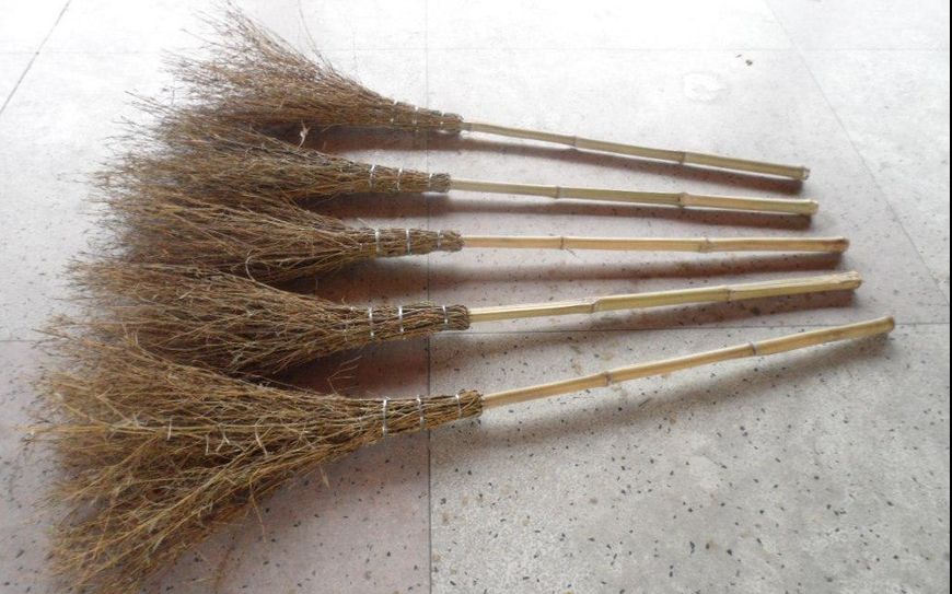 亚伦刺客信条兄弟会之扫把