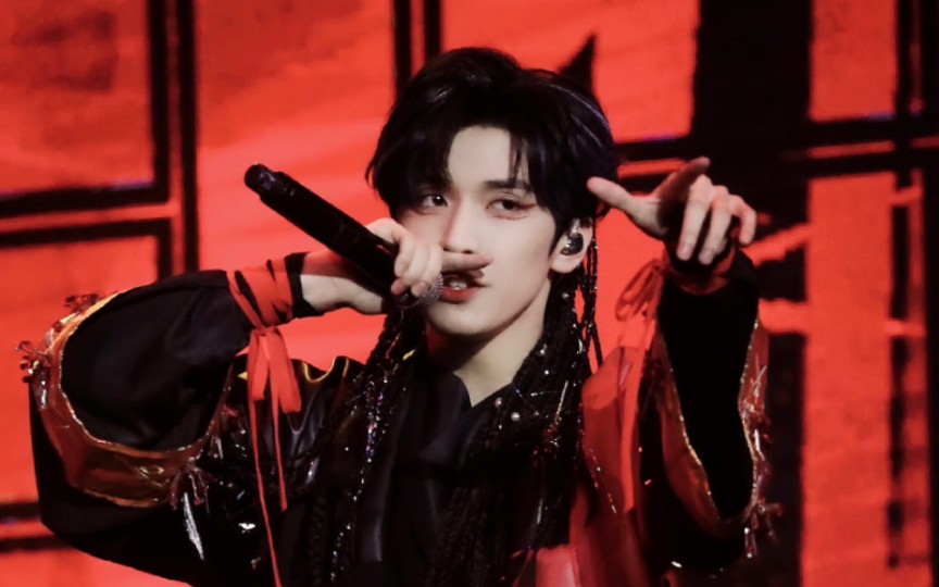 【严浩翔】刀马旦『你与我先谈养心殿,后拜瀑淋身』