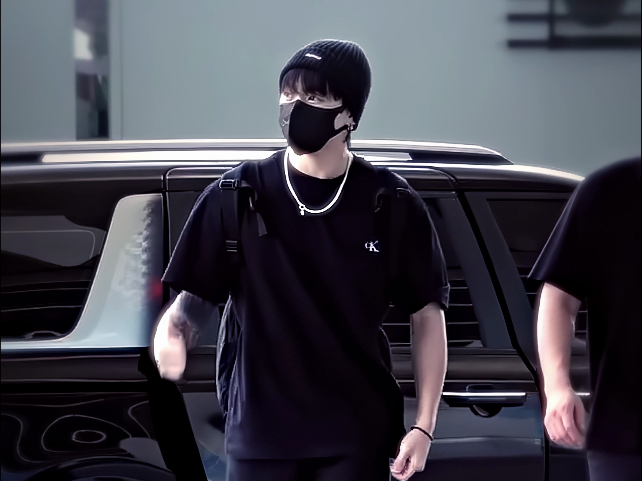 「田柾国」执着自创各种花式的比心小达人