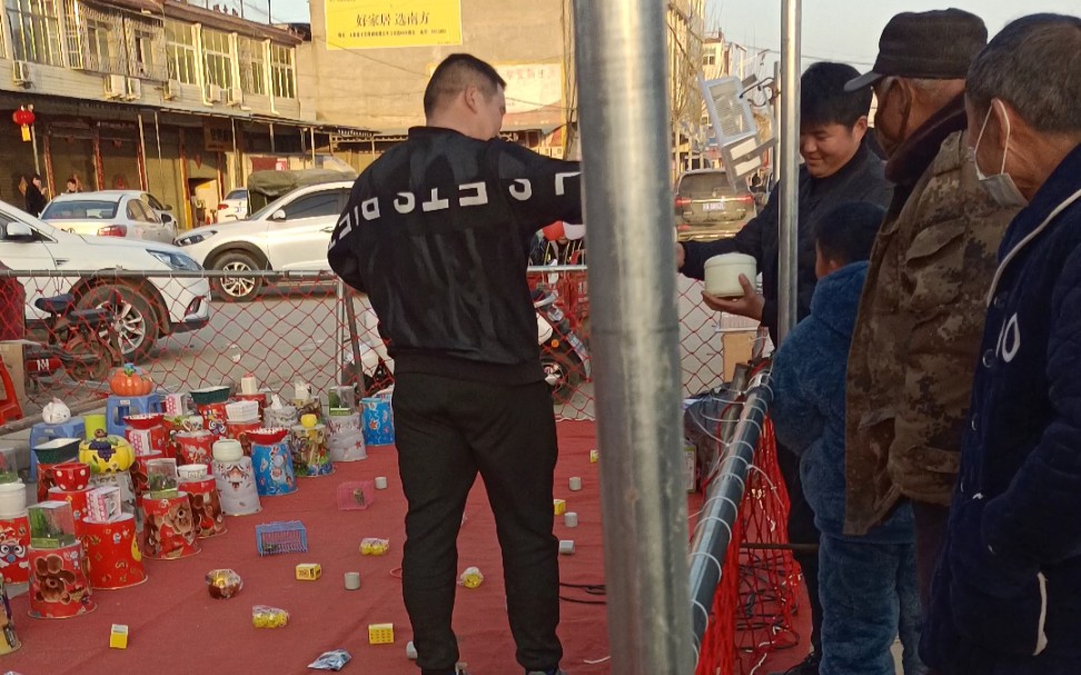 [图]农村人的快乐你们不懂，一起来套圈圈！