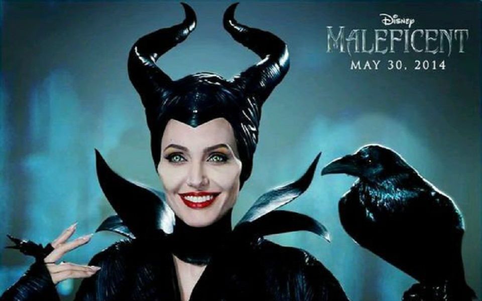 安吉丽娜朱莉魔女归来迪士尼真人电影沉睡魔咒2发布了首个中字预告