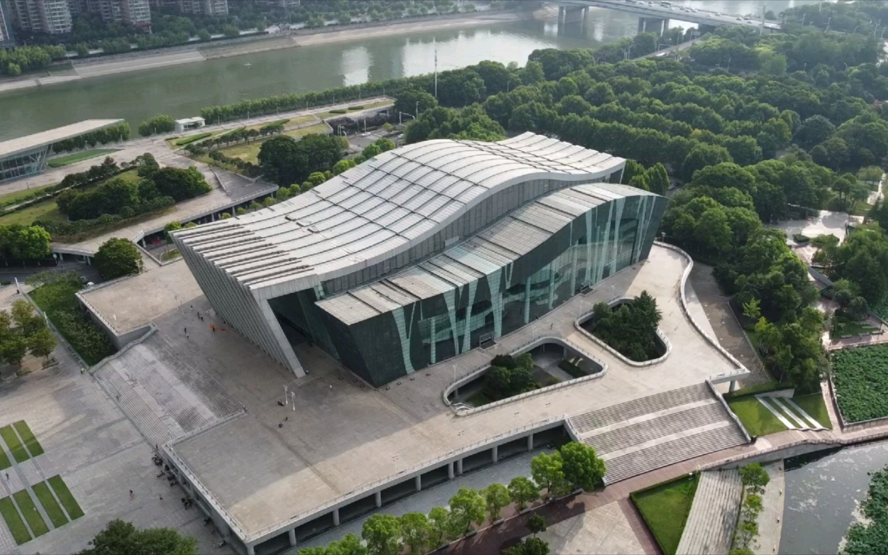 武汉 琴台大剧院 月湖航拍_哔哩哔哩_bilibili