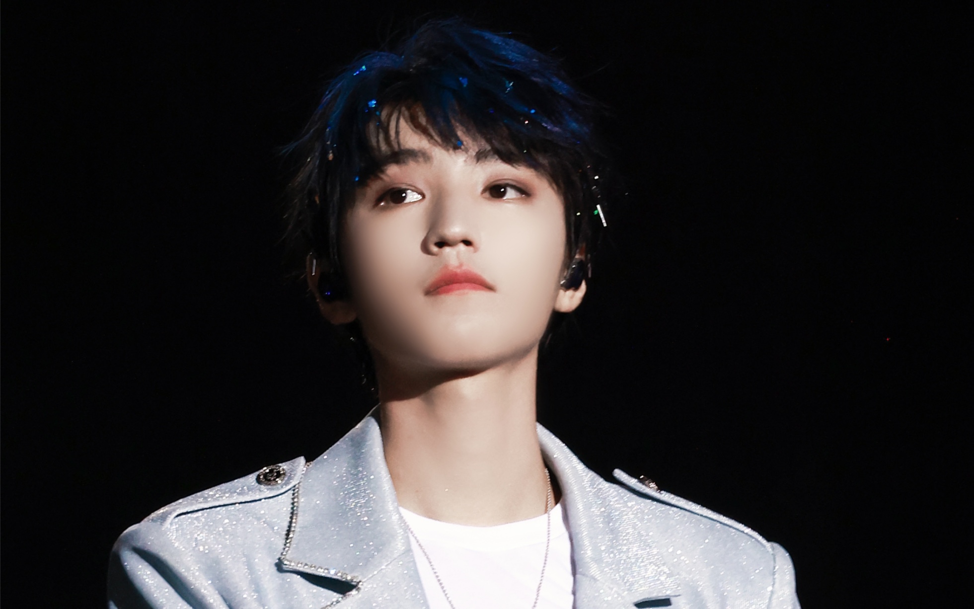 【15岁王俊凯与23岁王俊凯隔空对唱《样》】