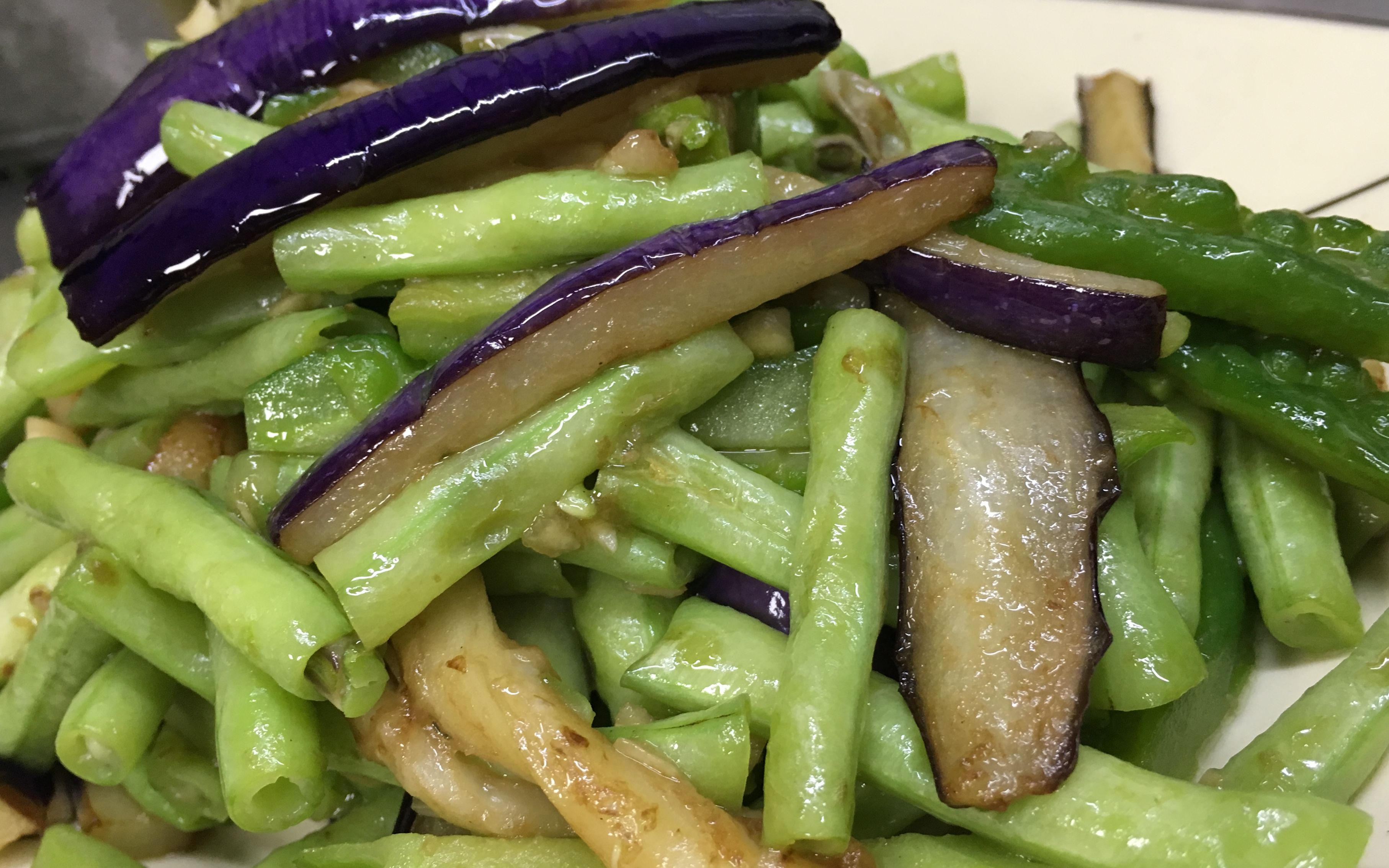 夏日饮食宜清淡,来道素菜地三鲜,菜名好听又好吃还特下饭_哔哩哔哩