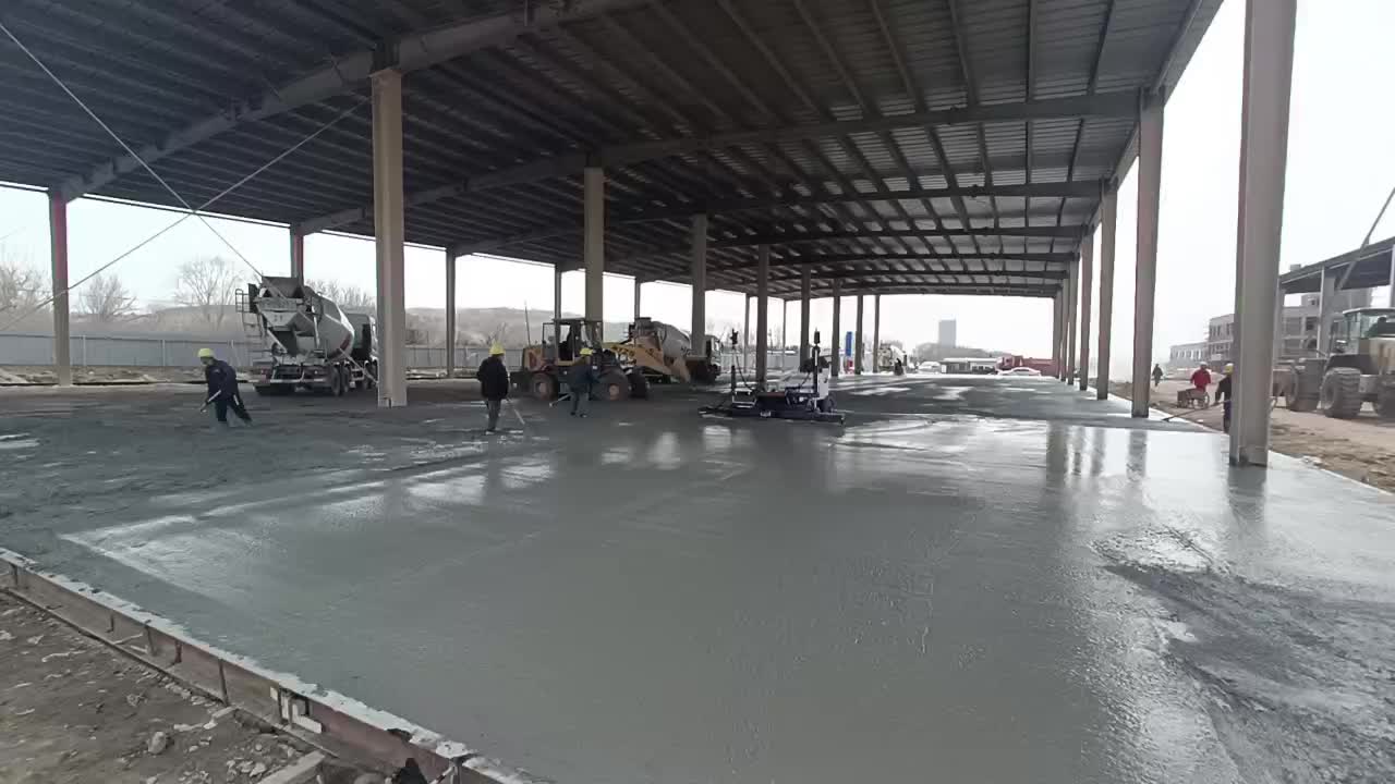 华昂后座式激光整平机摊铺水泥效果好,地面平整无误差