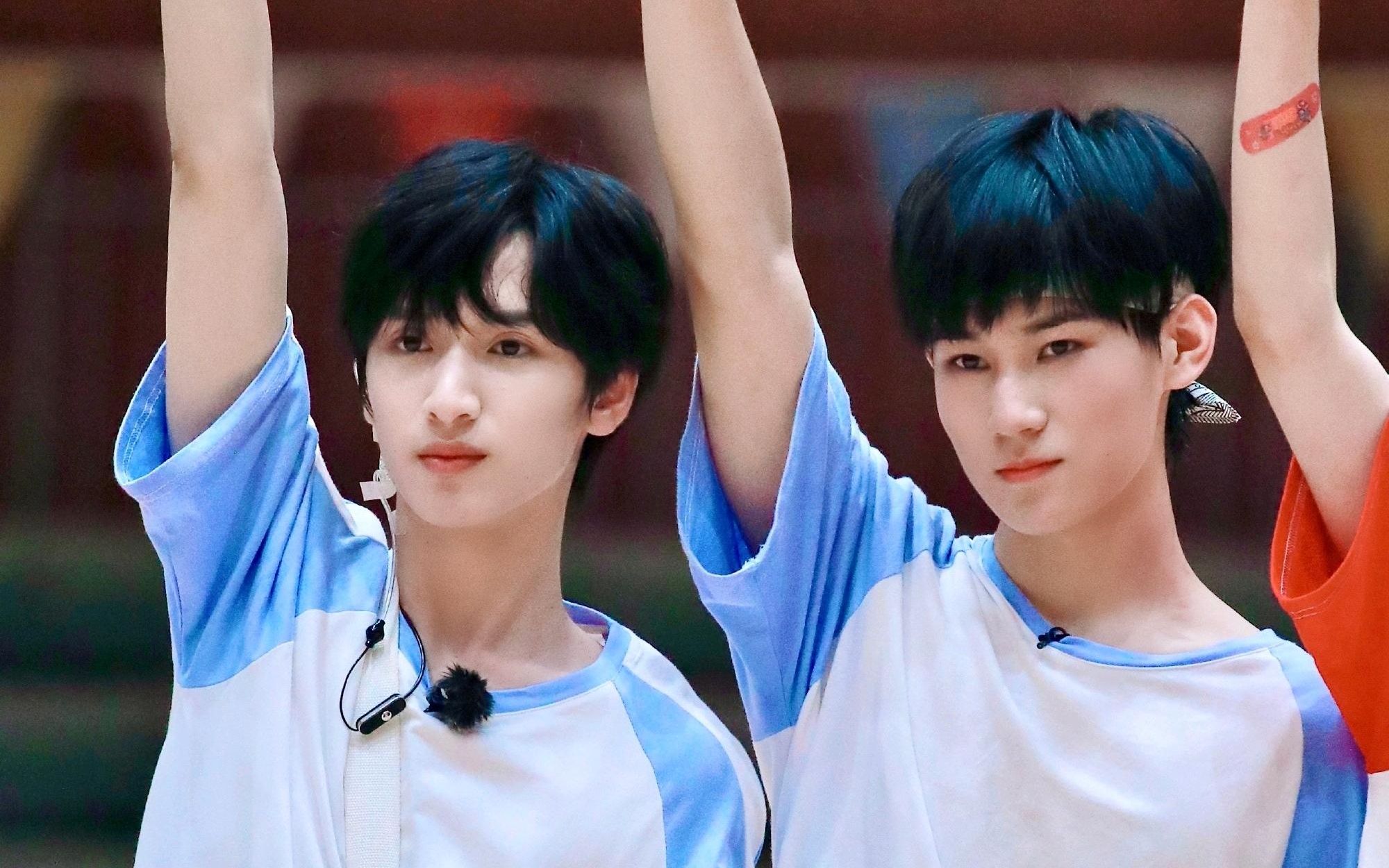 张真源,做鹿晗的粉丝,我是认真的,又可以回家看偶像的穿越火线了!