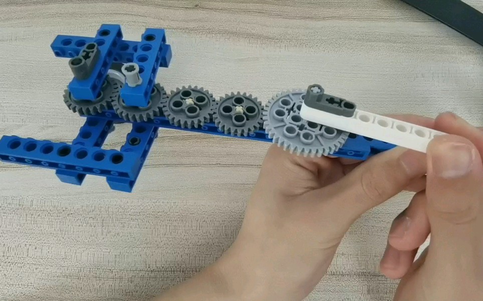 每天一节乐高课乐高9686动力机械夹子
