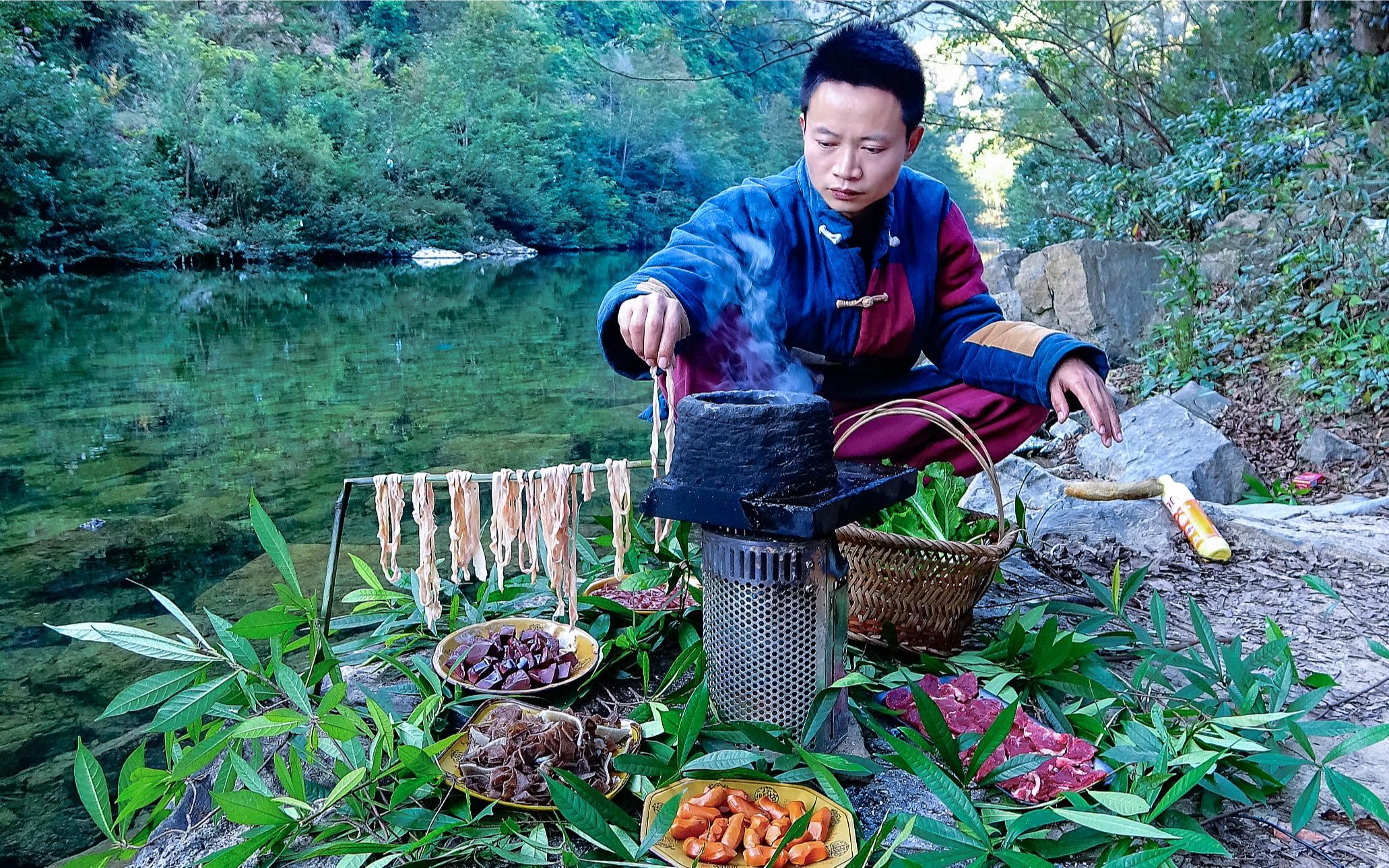 野外麻辣烫,这一餐真的是酒饱饭足了,谁能帮我给这一餐取个响亮的名字哔哩哔哩bilibili