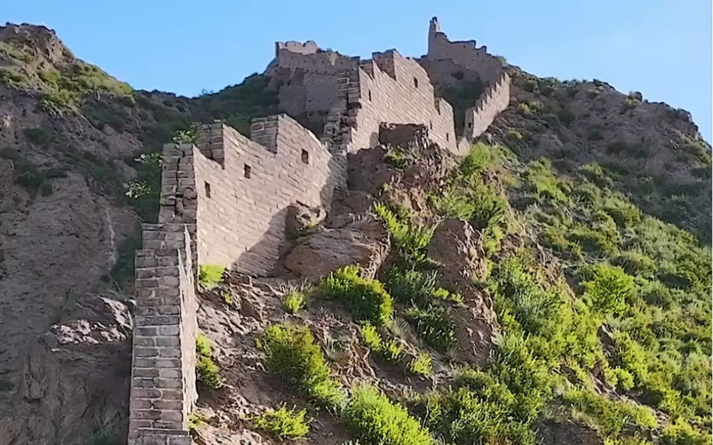 白草口长城,是著名的单边锯齿长城,长城上最长一段原汁原味的长城,未