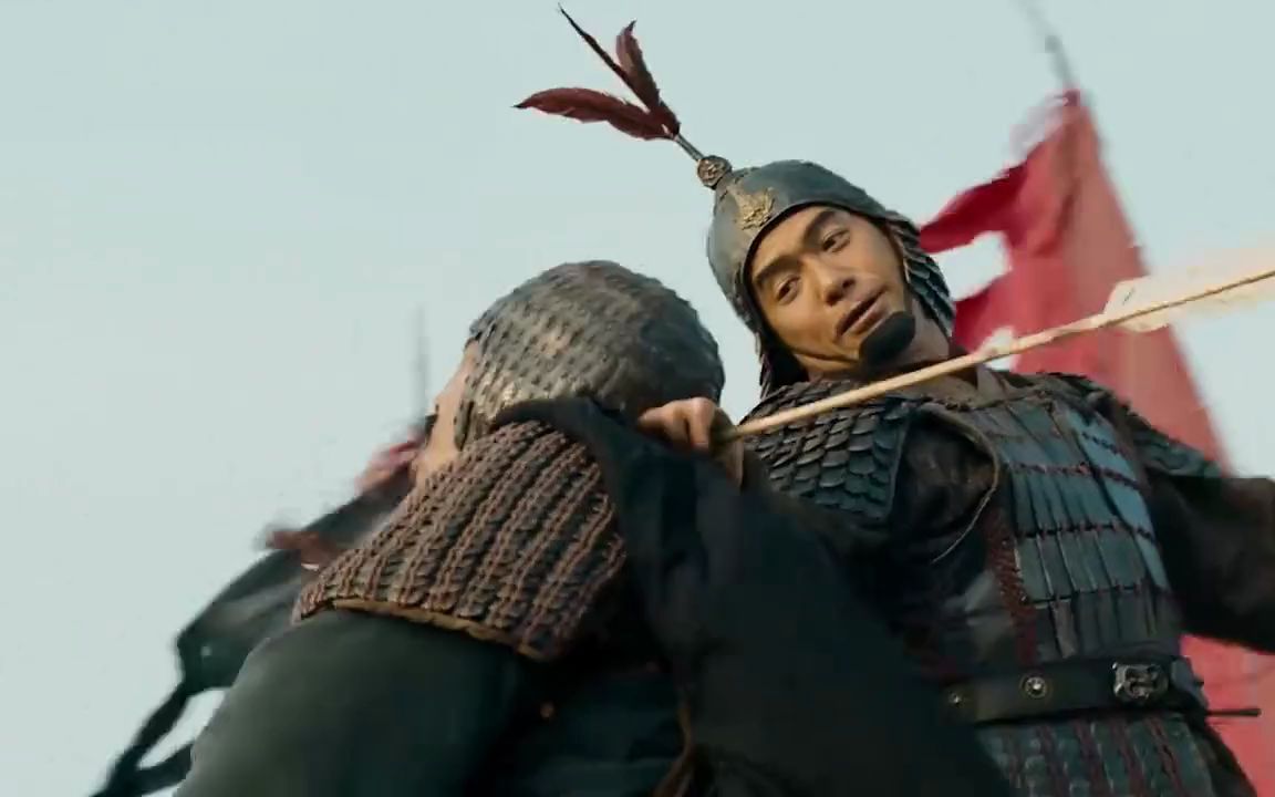 男子射箭想暗算赵云,周瑜直接拿身体挡箭,不仅没事反而杀敌更猛
