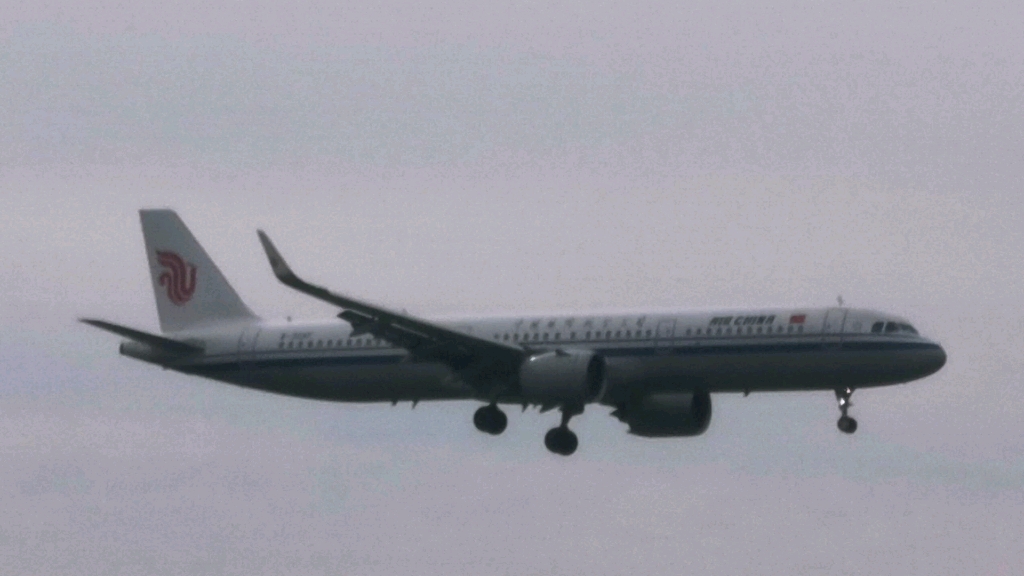 国航空客a321降落