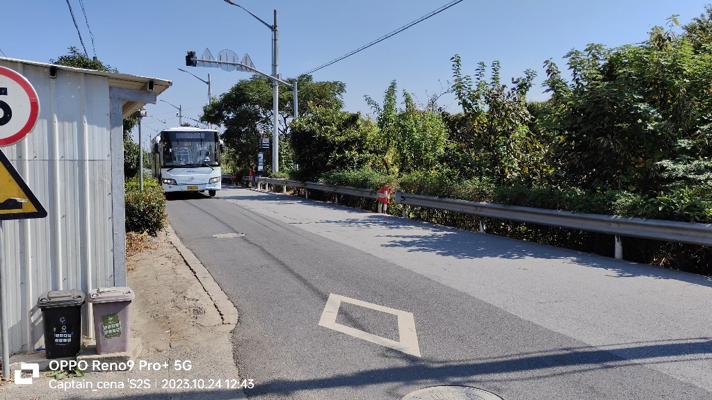 临港公交浦东7路(w9g-047)三三公路雪南路站进站视频(往南祝路东门