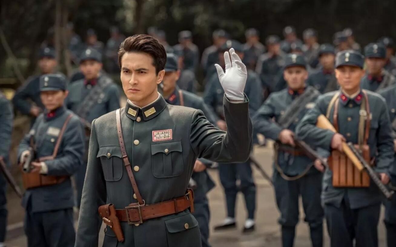 爆笑吐槽开挂的抗日大片雷霆战将男二的操作堪比卢本伟