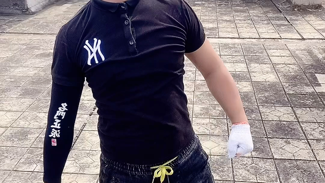0版本(松 哥在楼顶挑战广东第一帅)最近松哥都飘了